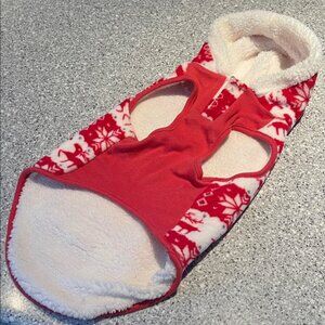 No brand tag, Red/White dog hoodie sweater, lined. Medium- would fit 20-25lbs